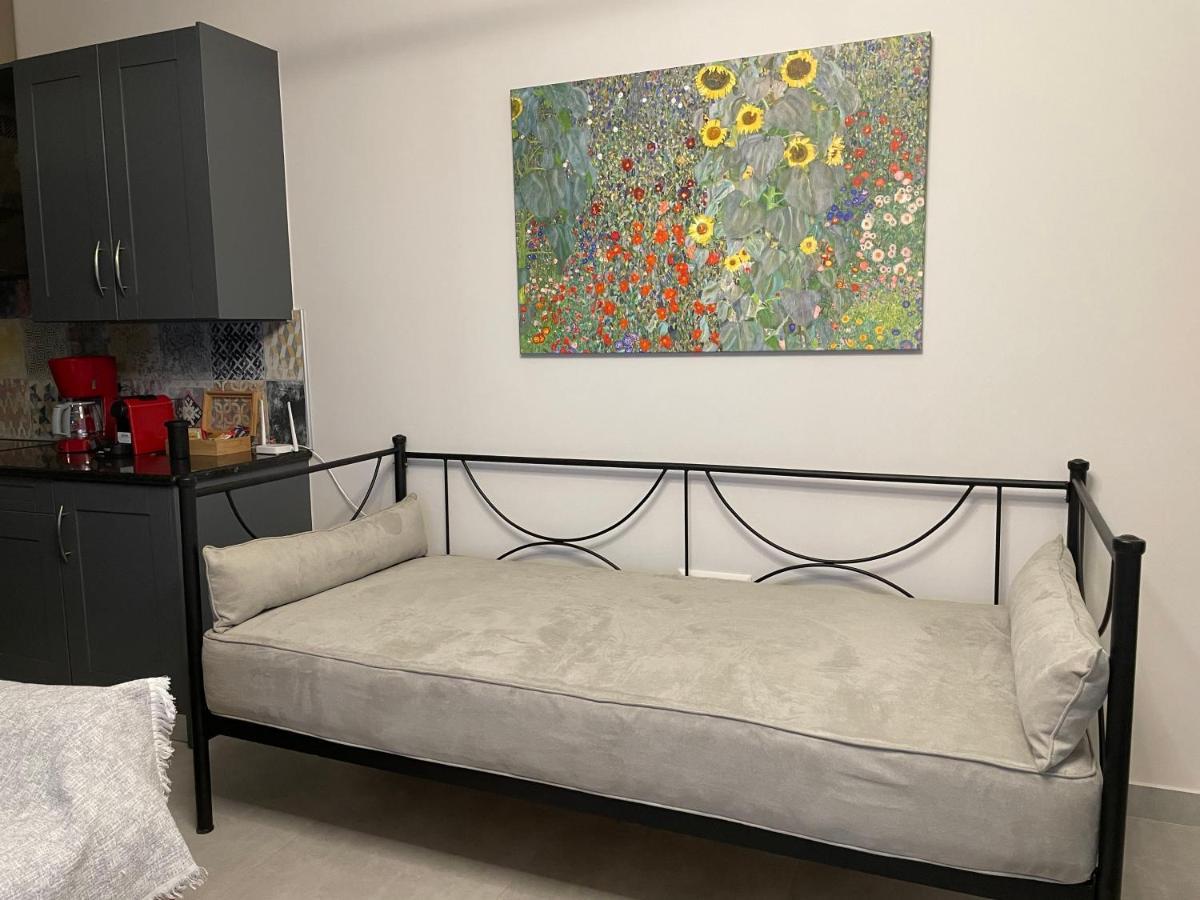 Ponte Vecchio Apartment Халкис Екстериор снимка